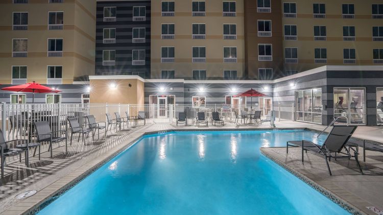 Fairfield Inn & Suites Gainesville I-75 Pool