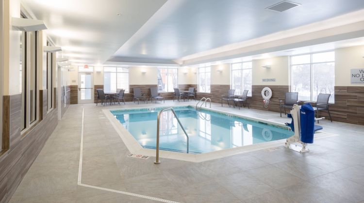 Fairfield Inn & Suites by Marriott Pool