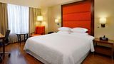 Four Points By Sheraton Ahmedabad Room