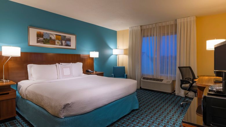 <b>Fairfield Inn & Suites by Marriott Room</b>. Images powered by <a href="https://www.leonardoworldwide.com/" title="Leonardo Worldwide" target="_blank">Leonardo</a>.