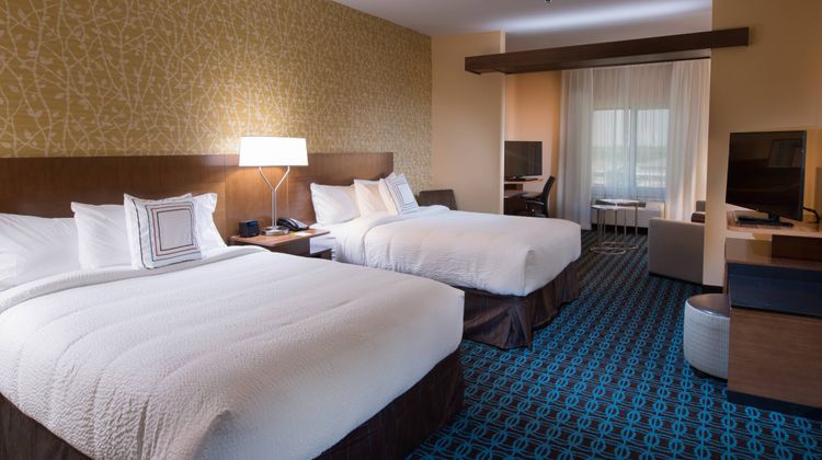 Fairfield Inn & Suites Houma Southeast Suite