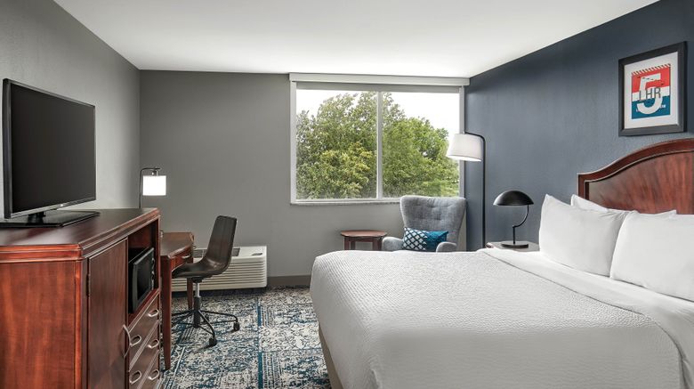 <b>Four Points by Sheraton Kalamazoo Room</b>. Images powered by <a href="https://www.leonardoworldwide.com/" title="Leonardo Worldwide" target="_blank">Leonardo</a>.