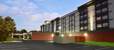 Four Points by Sheraton York Exterior