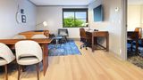 Four Points by Sheraton York Suite