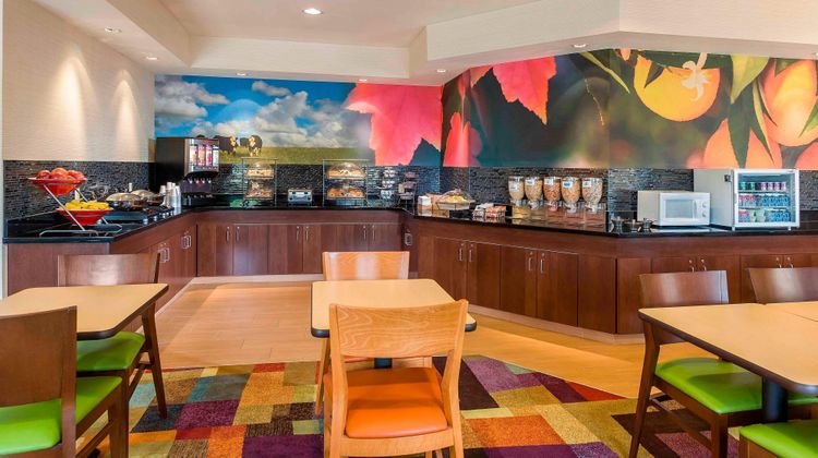 Fairfield Inn & Suites Holland Restaurant
