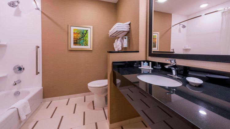 Fairfield Inn & Suites Afton Room