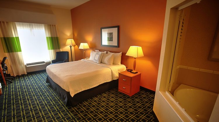 Fairfield Inn & Suites Rend Lake Room