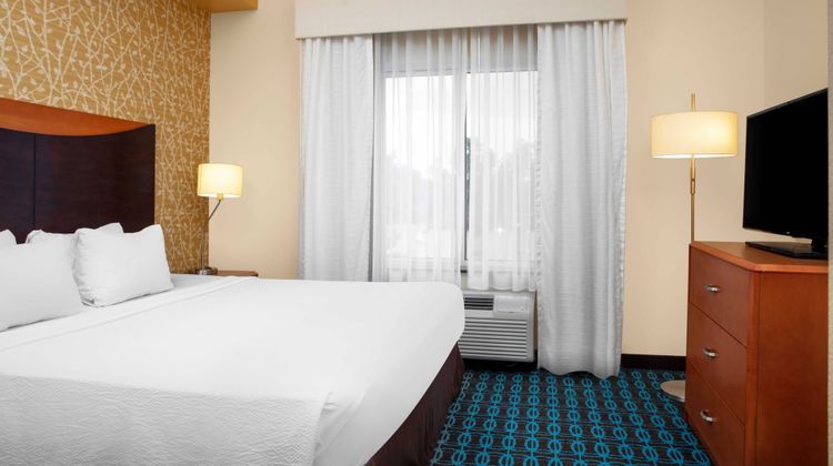 Fairfield Inn & Suites Augusta Suite