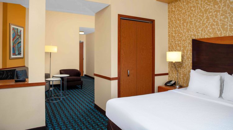 Fairfield Inn & Suites Augusta Suite