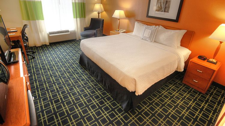 Fairfield Inn & Suites Rend Lake Room