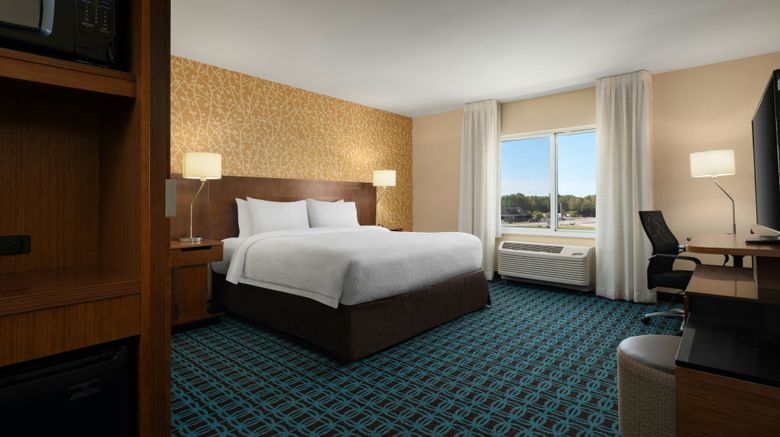 <b>Fairfield Inn & Suites London Room</b>. Images powered by <a href="https://www.leonardoworldwide.com/" title="Leonardo Worldwide" target="_blank">Leonardo</a>.