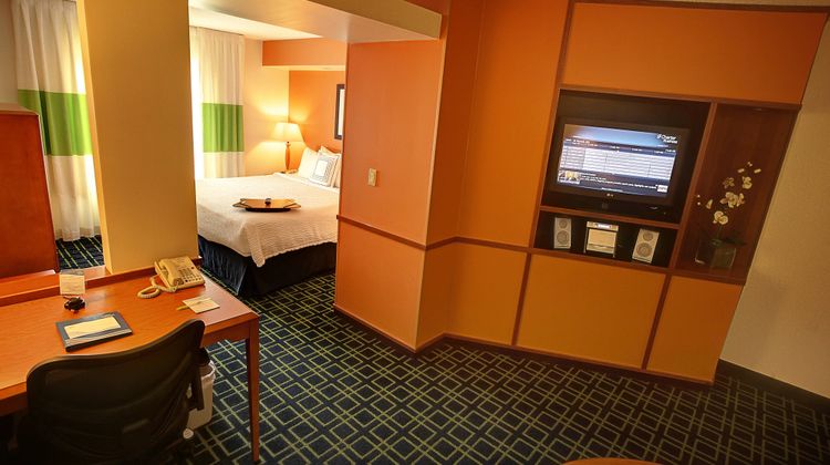 Fairfield Inn & Suites Rend Lake Suite