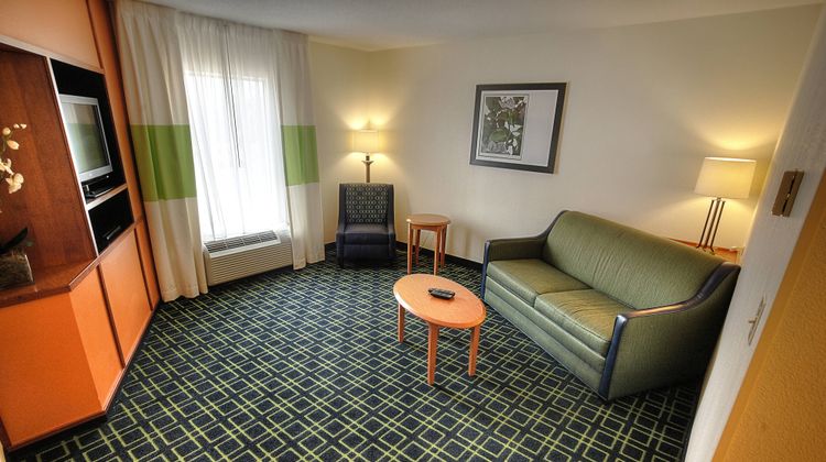 Fairfield Inn & Suites Rend Lake Room