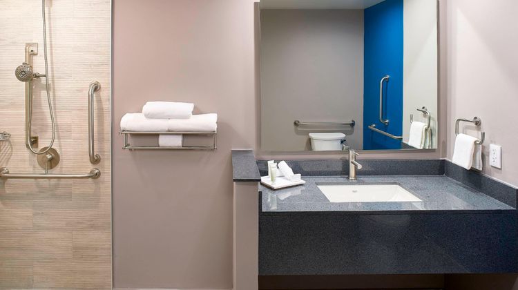 Fairfield Inn & Suites Aguascalientes Room