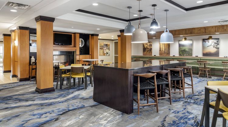Fairfield Inn & Suites Commerce Restaurant