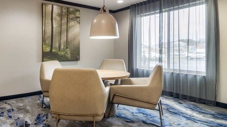 Fairfield Inn & Suites Commerce Lobby