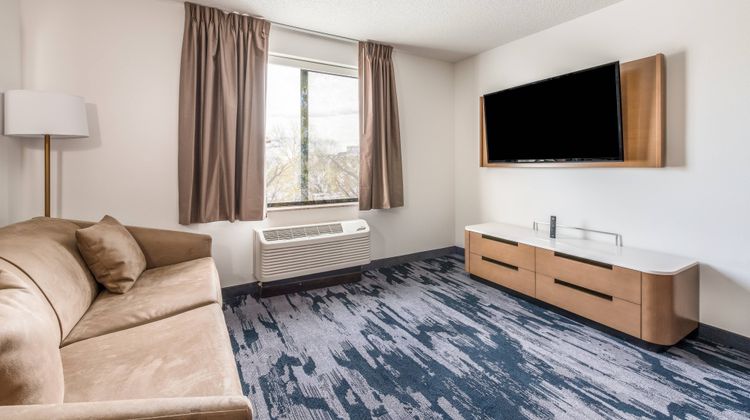 Fairfield Inn & Suites Coliseum Area Suite