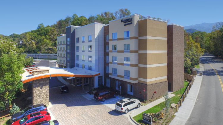 Fairfield Inn & Suites Gatlinburg South Exterior
