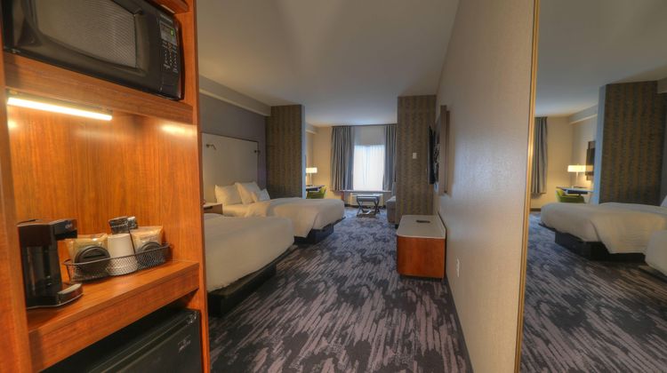 Fairfield Inn & Suites Gatlinburg South Suite