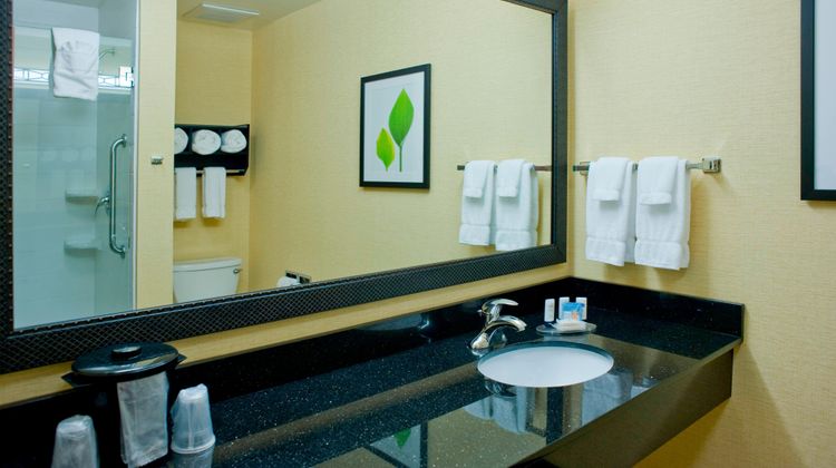 Fairfield Inn & Suites - Columbus Room