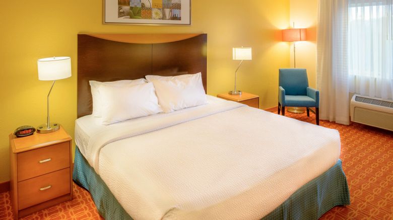 <b>Fairfield Inn St. Louis Collinsville Room</b>. Images powered by <a href="https://www.leonardoworldwide.com/" title="Leonardo Worldwide" target="_blank">Leonardo</a>.