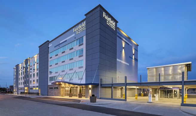 Fairfield Inn & Suites St Louis Downtown Exterior