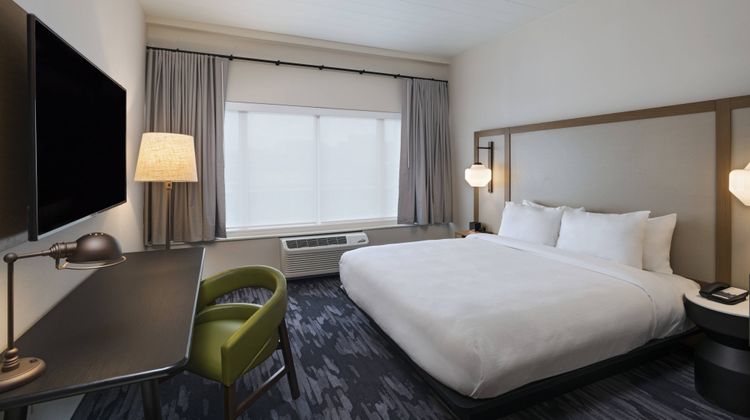 Fairfield Inn & Suites St Louis Downtown Room