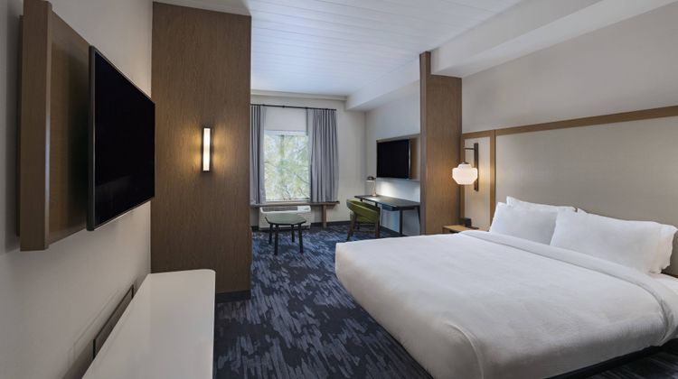 Fairfield Inn & Suites St Louis Downtown Suite