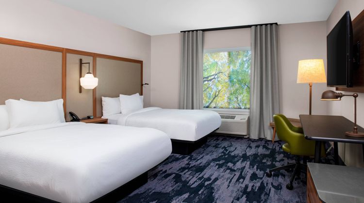 Fairfield Inn & Suites Near Expo Center Room