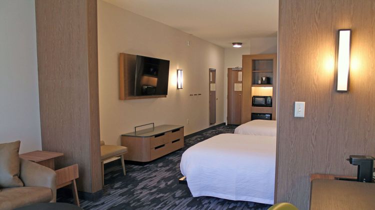 Fairfield Inn & Suites St. Louis South Suite