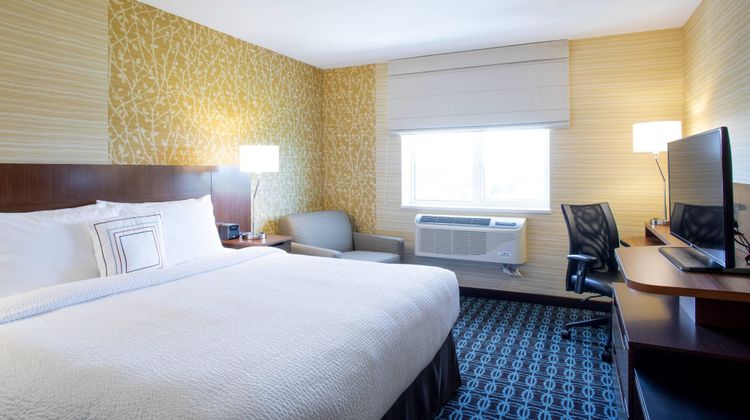 Fairfield Inn & Suites New York Queen Suite
