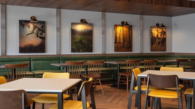 Fairfield Inn & Suites Near Expo Center Restaurant