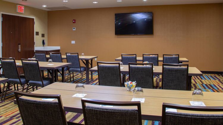 Fairfield Inn & Suites New York Queen Meeting