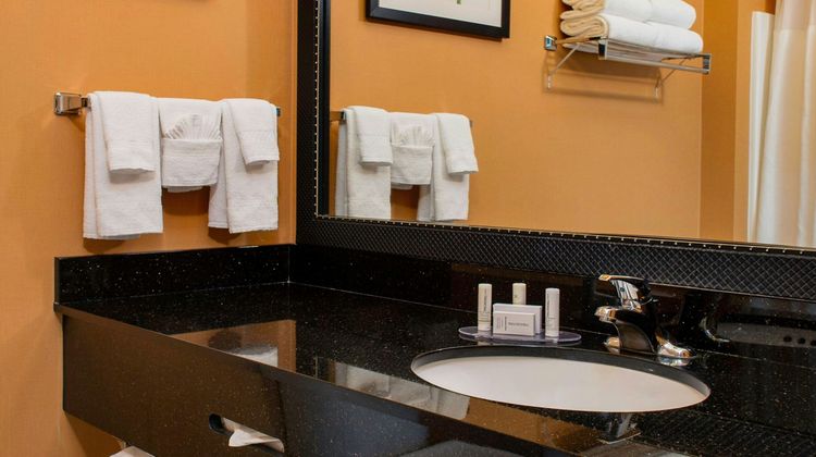 Fairfield Inn & Suites Santa Rosa Room