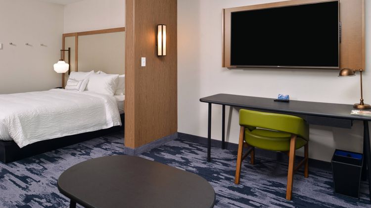 Fairfield Inn & Suites Canton Suite