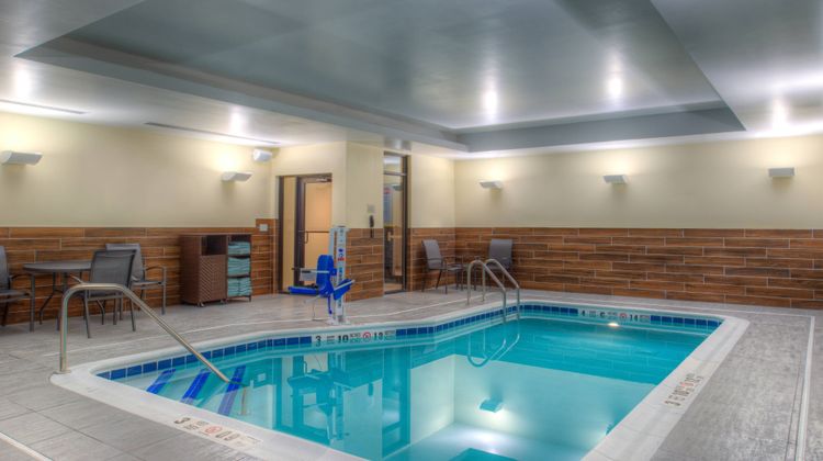Fairfield Inn & Suites Canton Pool