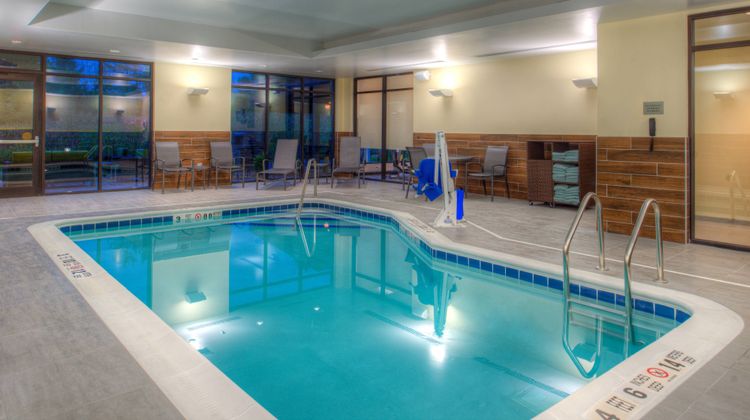 Fairfield Inn & Suites Canton Pool