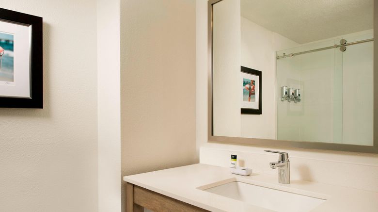 <b>Four Points Jacksonville Beachfront Room</b>. Images powered by <a href="https://www.leonardoworldwide.com/" title="Leonardo Worldwide" target="_blank">Leonardo</a>.