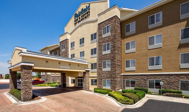 Fairfield Inn & Suites Exterior