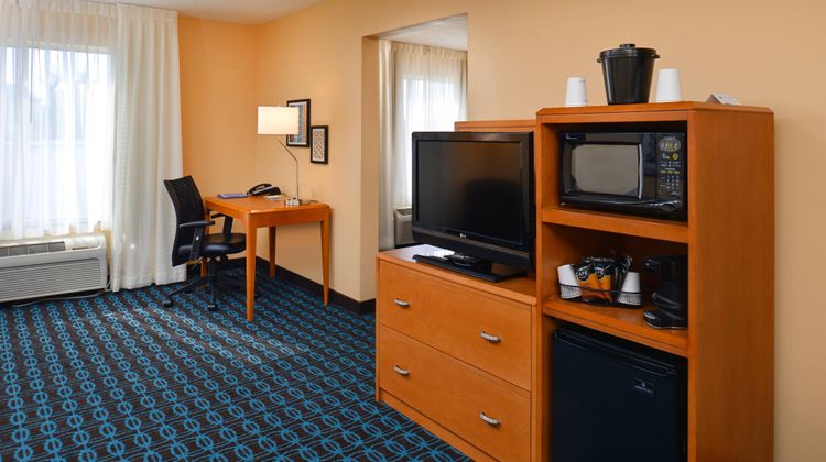 Fairfield Inn by Marriott Suite
