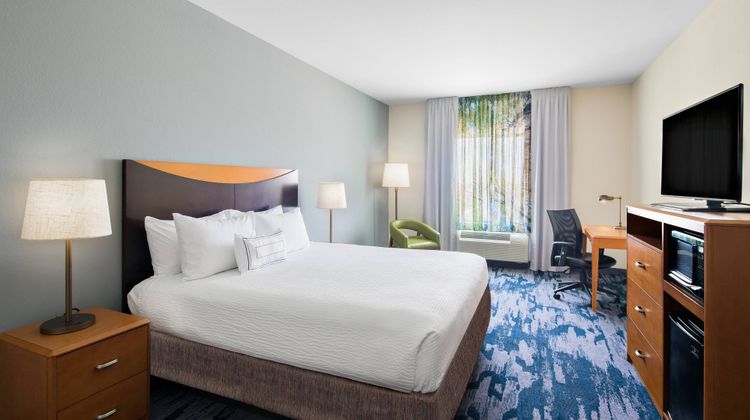 Fairfield Inn & Suites Room