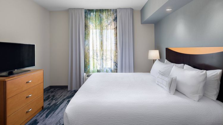 Fairfield Inn & Suites Suite
