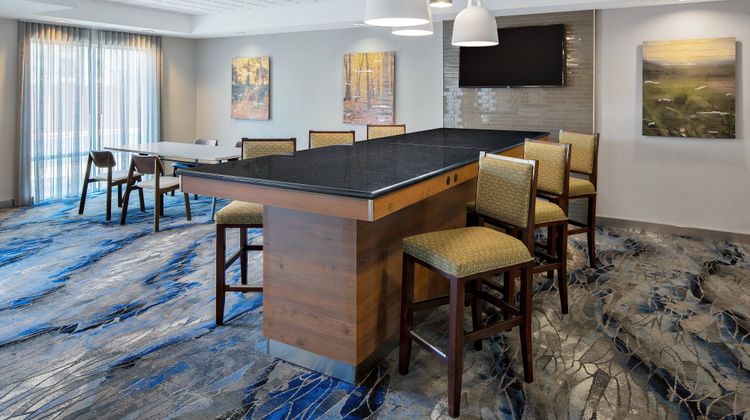 Fairfield Inn & Suites Restaurant
