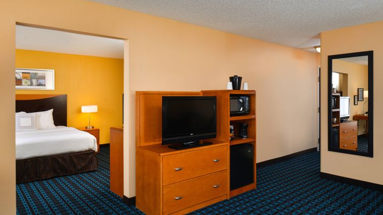Fairfield Inn by Marriott Suite
