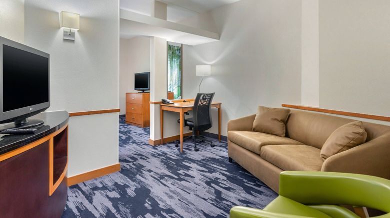<b>Fairfield Inn & Suites Houston/Conroe Suite</b>. Images powered by <a href="https://www.leonardoworldwide.com/" title="Leonardo Worldwide" target="_blank">Leonardo</a>.