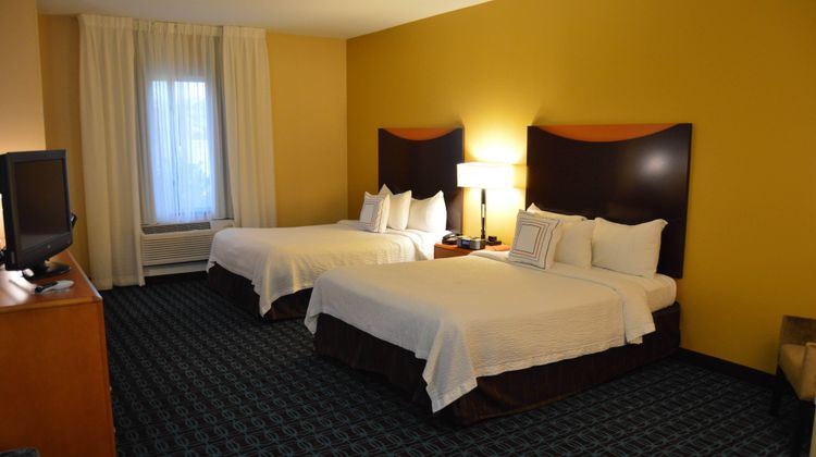 Fairfield Inn and Suites Channelview Room