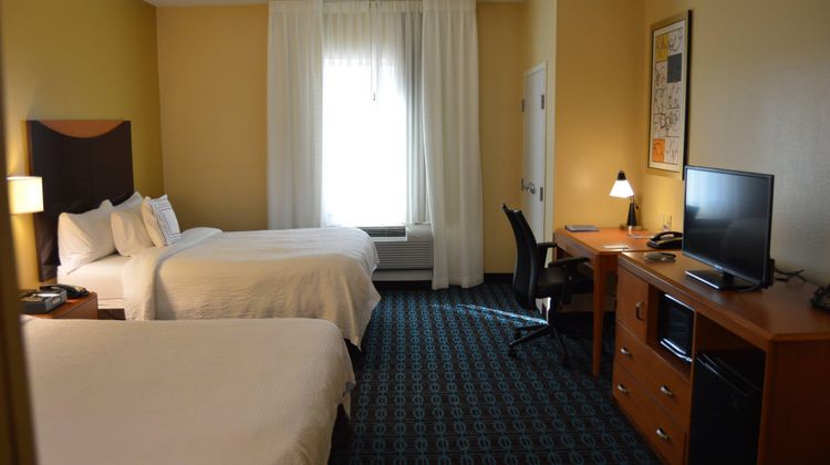 Fairfield Inn and Suites Channelview Suite