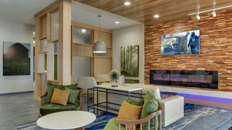 Fairfield Inn & Suites Brookhollow Lobby