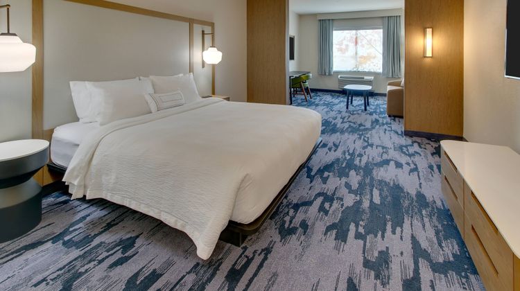 Fairfield Inn & Suites Brookhollow Suite