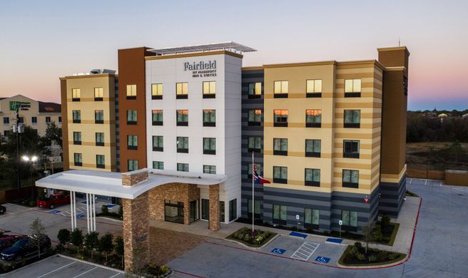 Fairfield Inn & Suites Brookhollow Exterior